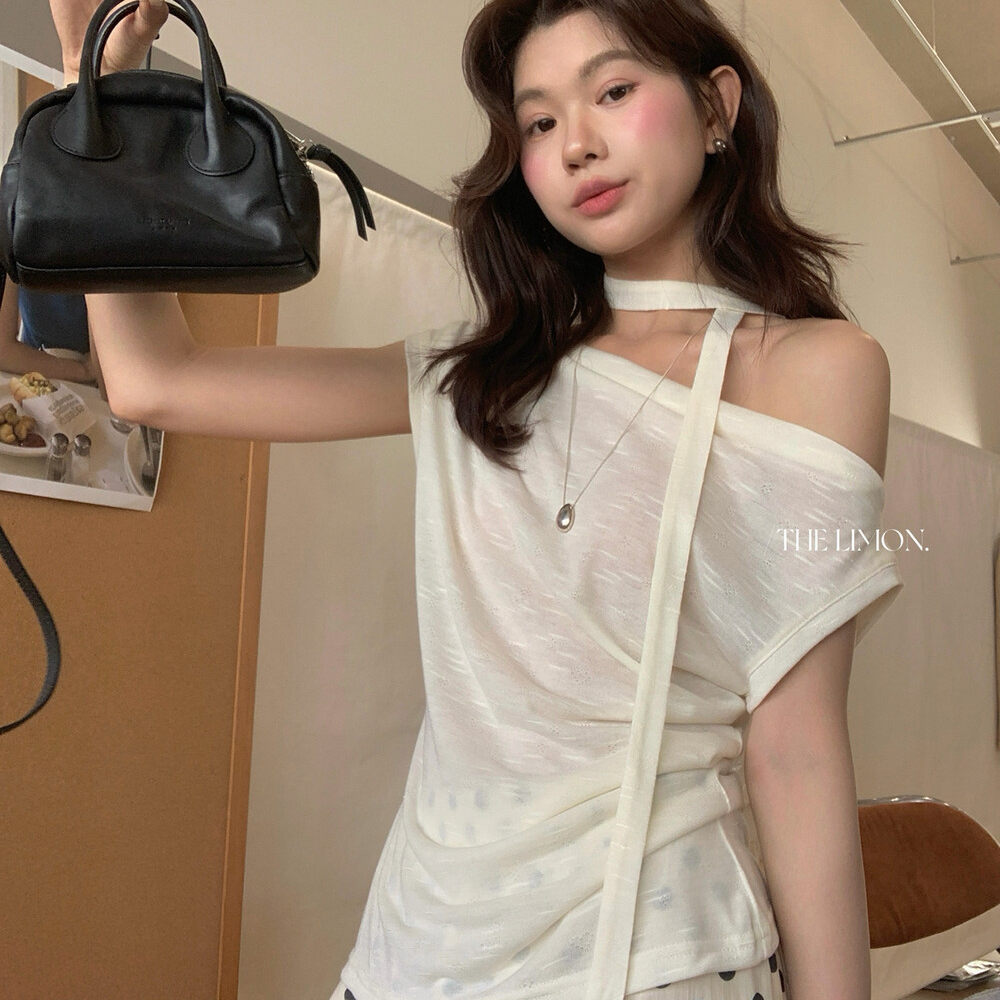 Áo thun nữ thiết kế cổ yếm dây rút eo, tay ngắn, phối dây buộc vai, form ôm nhẹ — màu đen, trắng ngà, Bột cam, màu xám