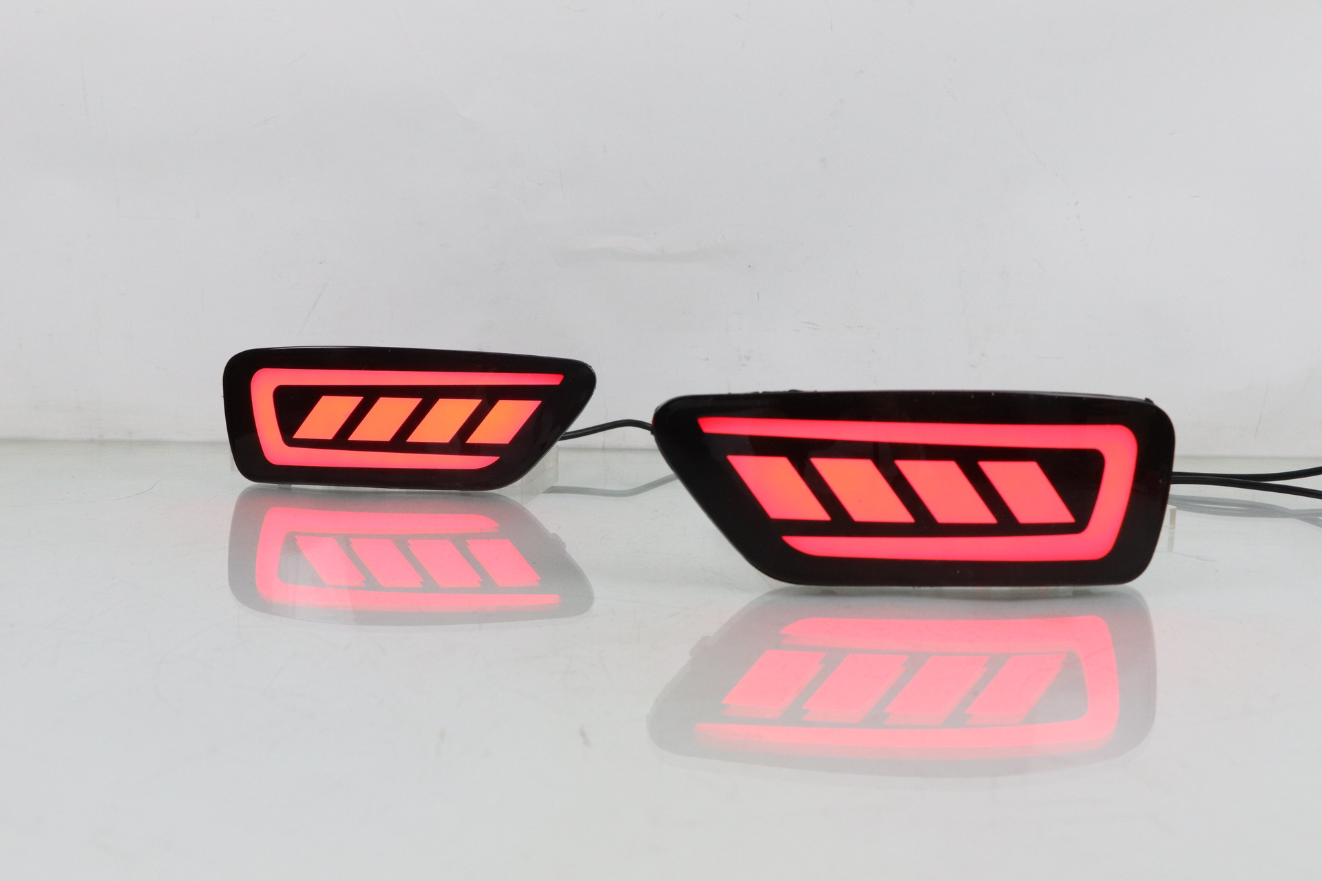 Aplicable a 11-12 años jeep conductor trasero parachoques luz Grand chenoji daqikuwei trasero parachoques luz freno Luz