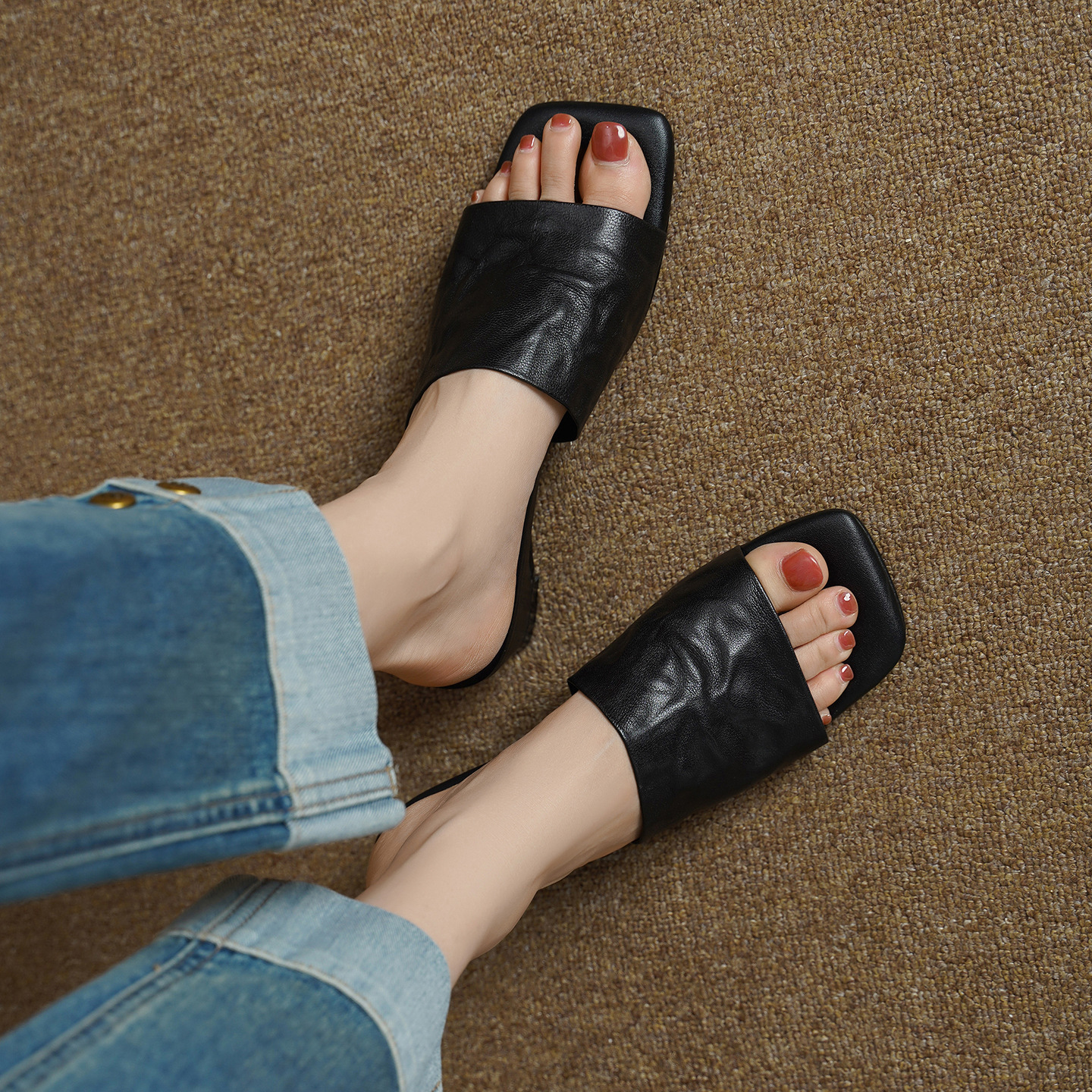 Sandal nữ da cừu lộ ngón chân quai chữ V phong cách Hàn Quốc — đen