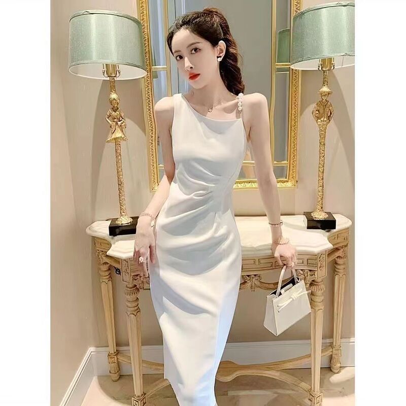2025 New Summer Style Hong Kong Style Retro Pearl Suspender Dress for Women with Slim Fit and Elegant
