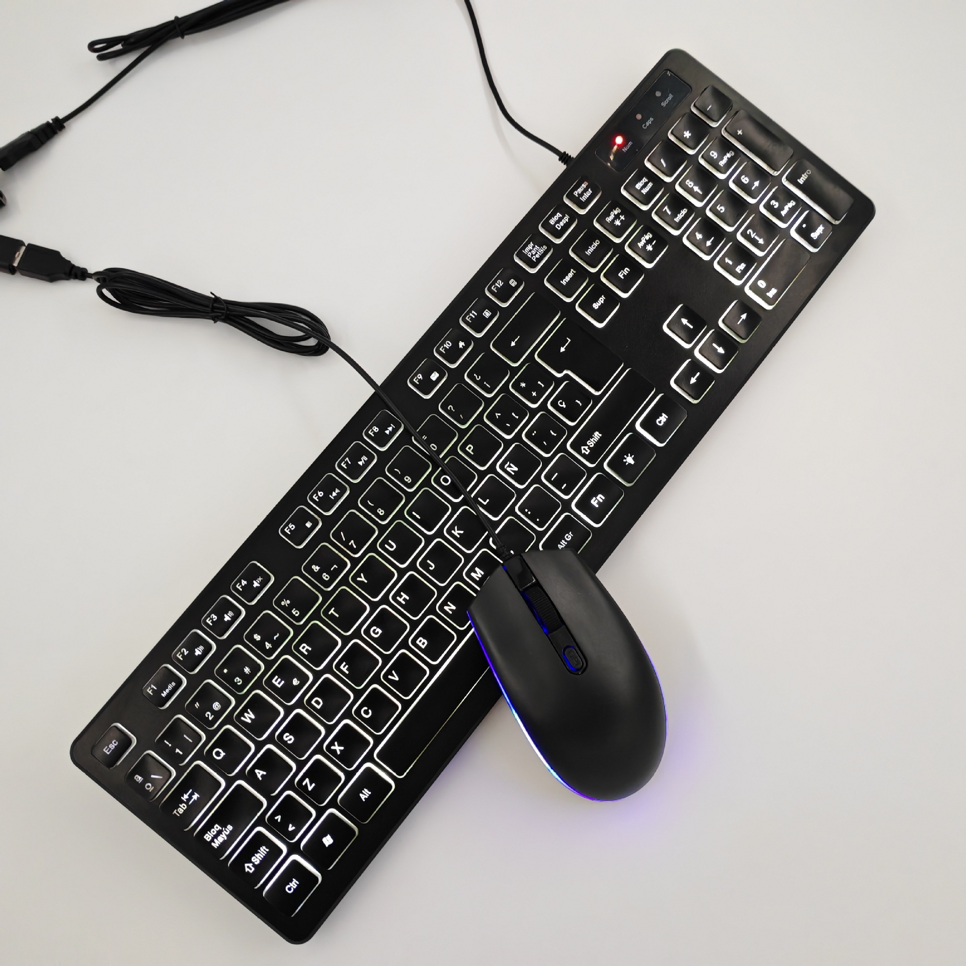 Испанский комплект клавиатуры и мыши в белой светлой версии