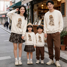 婴儿爬服全家福童装秋季新款潮一家三口套头小熊公仔宽松亲子卫衣