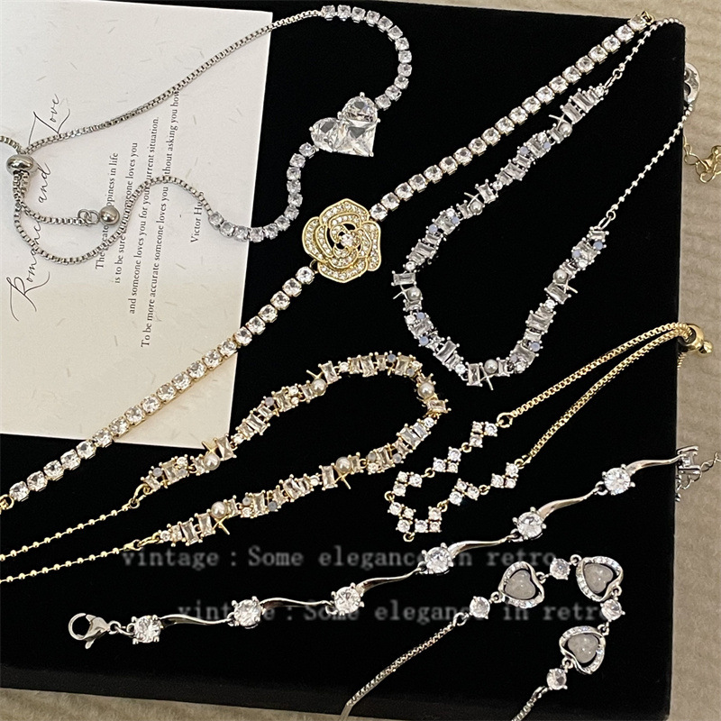 Designer Moonlight Qingcheng Series Mang Star Bracelet Girls ins Niche Design Light Luxury Girlfriend Bracelet