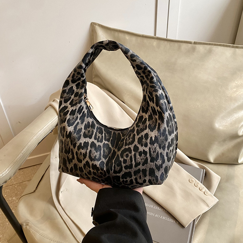 2025 primavera nueva moda gran capacidad perezoso viento brazo mochila estampado leopardo viaje bolsa de moda