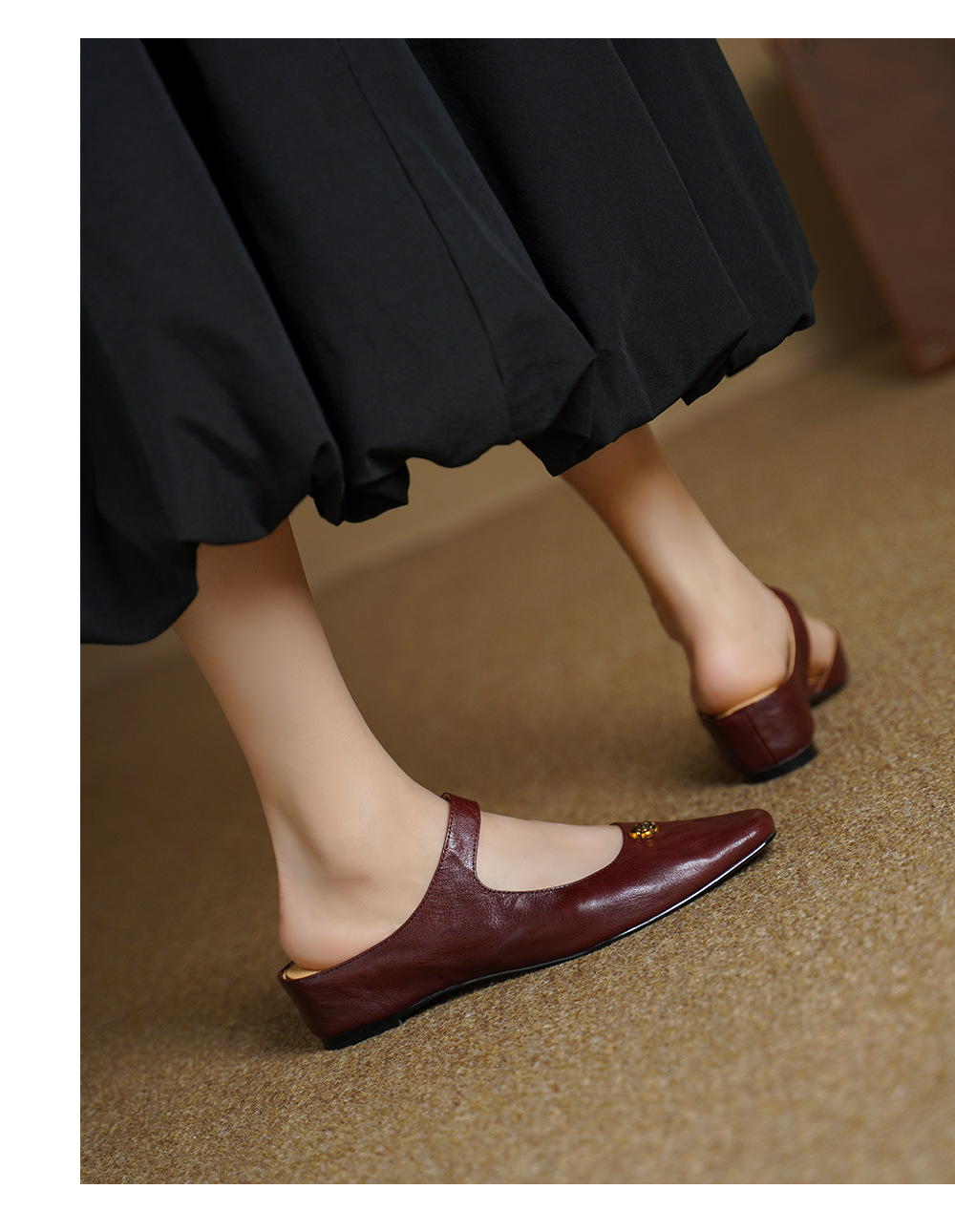 Dép sandal nữ da dê mũi kín họa tiết hoa sơn trà, đế bệt dáng lười — màu nâu chi tiết 7