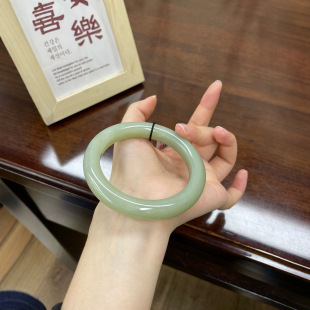 Jin Yu Tang Xinjiang exquisite Hetian jade sunny water bracelet jade warm ice ice moist quality good quality more product more love