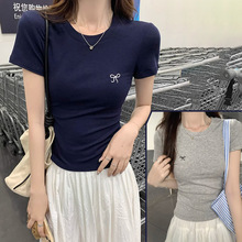 甜辣妹蝴蝶结刺绣小众设计感圆领正肩修身短袖T恤女装上衣夏新款