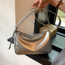 大容量包包女2023新款夏天百搭简约今年流行单肩斜挎包质感枕头包