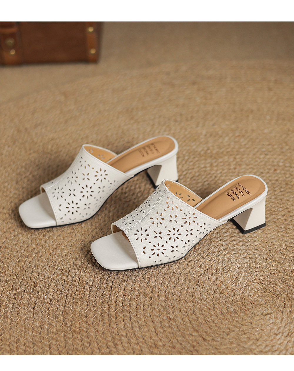 Sandal cao gót nữ hở mũi quai ngang da bò đục lỗ, gót 5 cm — đen chi tiết 15