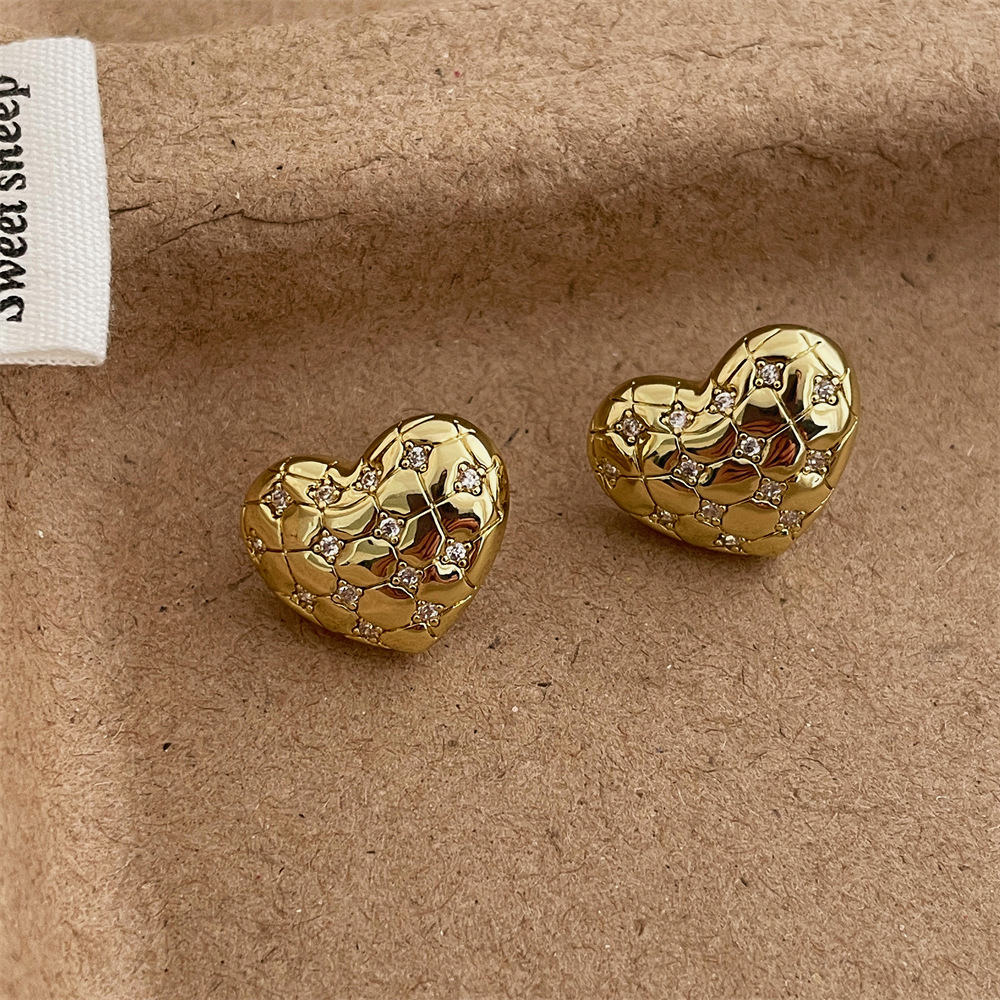 7g Weight Alloy Ear Needle Material Ear Studs Classification 1 Pair Quantity Date, Tea Party Occasion Alloy Material Star, Heart Shape Pattern All Seasons Season Women's Gender Plating Design Retro, Classic Style Style 1 Pair Retro Classic Style Star Heart Shape Plating Alloy Ear Studs 8