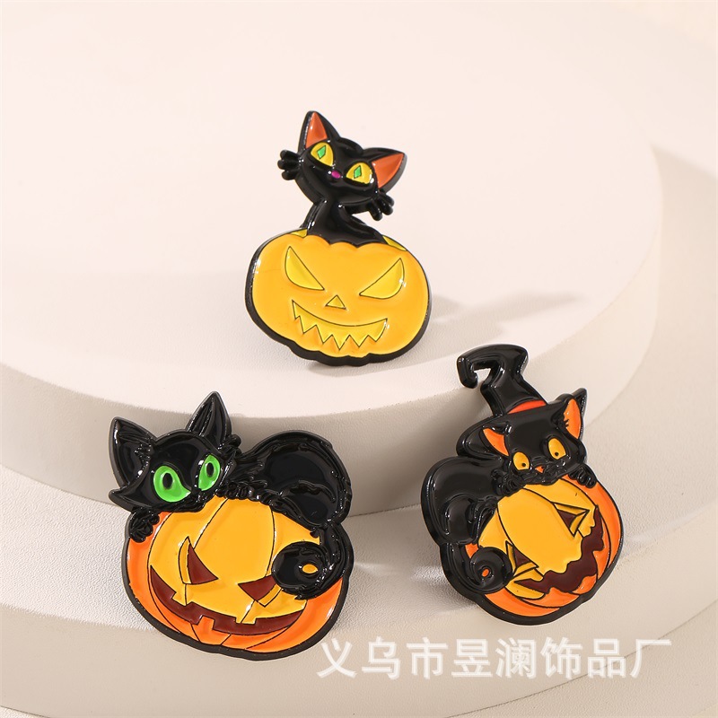跨境万圣节创意胸针可爱搞怪南瓜黑猫合金徽章男女服装配饰别针批