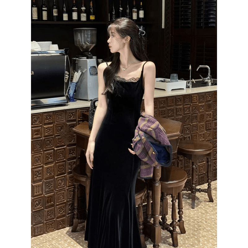 French Style Elegant Lace Black Velvet Sling dress Women's Autumn and Winter New Slim-fit Tight Waist Slimming Base Skirt