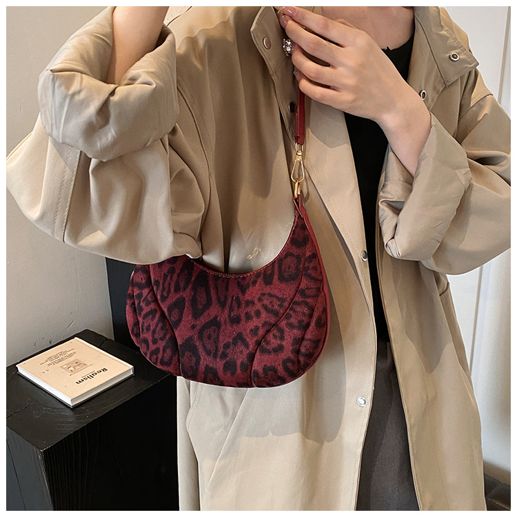 Leopard print cross-border niche bags for women, versatile and fashionable new retro underarm bag, stylish and individual commuting single-shoulder bag undefined