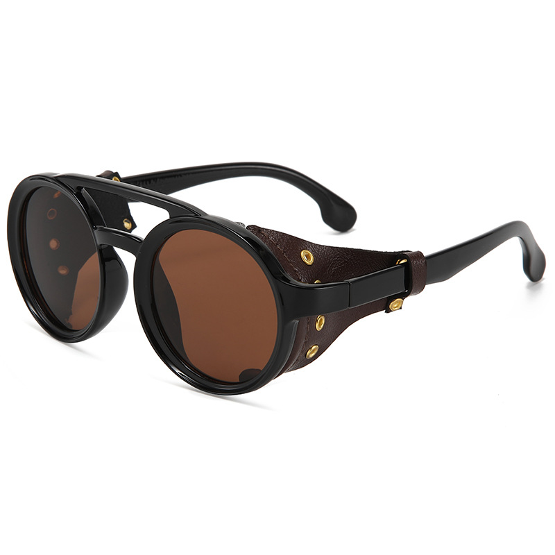 Black frame tea slices