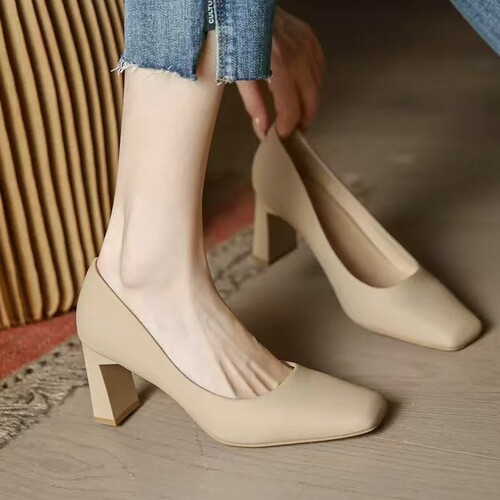 Women's soft leather flat shoes for long standing, suitable for commuting and office, stylish and professional with a thick sole.