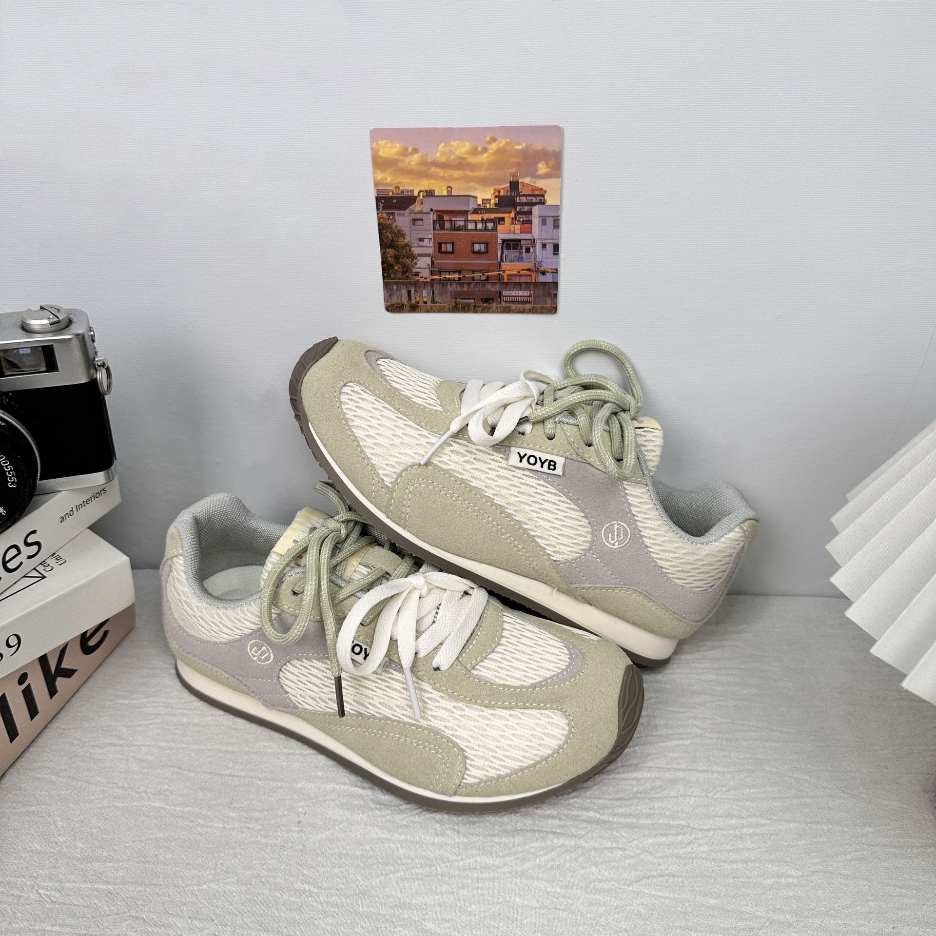 Zapatos de red deportiva de todo fósforo de onda lejana 2025 nuevos zapatos de entrenamiento alemán retro de nicho zapatillas de deporte casuales planas resistentes al desgaste