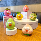 Оригинальный стиль резьбы по дереву, фруктовая серия, автомобильные украшения из смолы, креативные забавные привлекательные персиковые украшения для рабочего стола, оптовая продажа