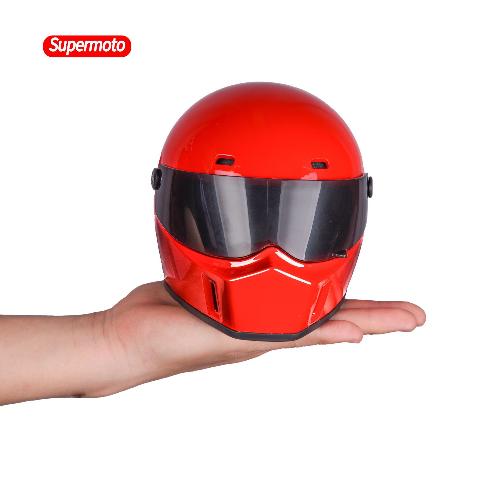 레드 리틀 헬멧 (모델 비인간 벨트)