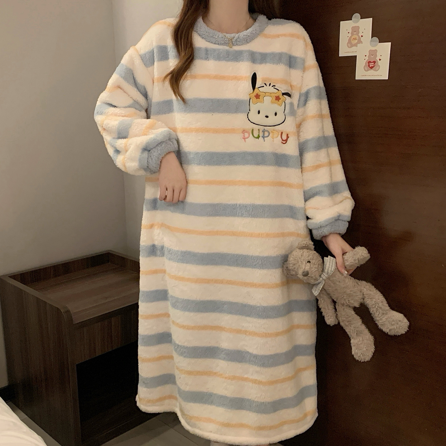 Otoño y invierno pijamas damas engrosadas y peluche lindas dibujos animados de coral rojo largo red pijamas de gran tamaño