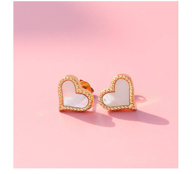 Korea White Sea Shell Peach Heart Love Earrings display picture 3