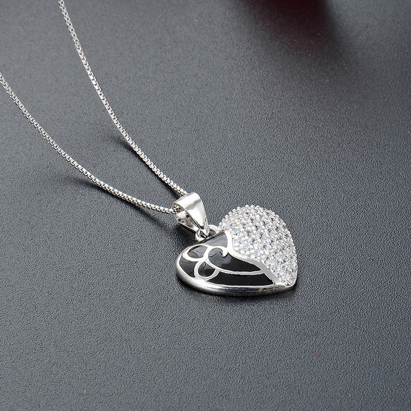La tendencia europea y americana OL de moda colgante de cadena de clavícula en forma de corazón s925 plata esterlina con diamantes de goteo de aceite colgante de amor romántico