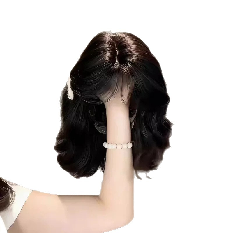 Kort Wigs med æggeblomme tærte stil til kvinder - naturlig, fluffy og aldersreducerende