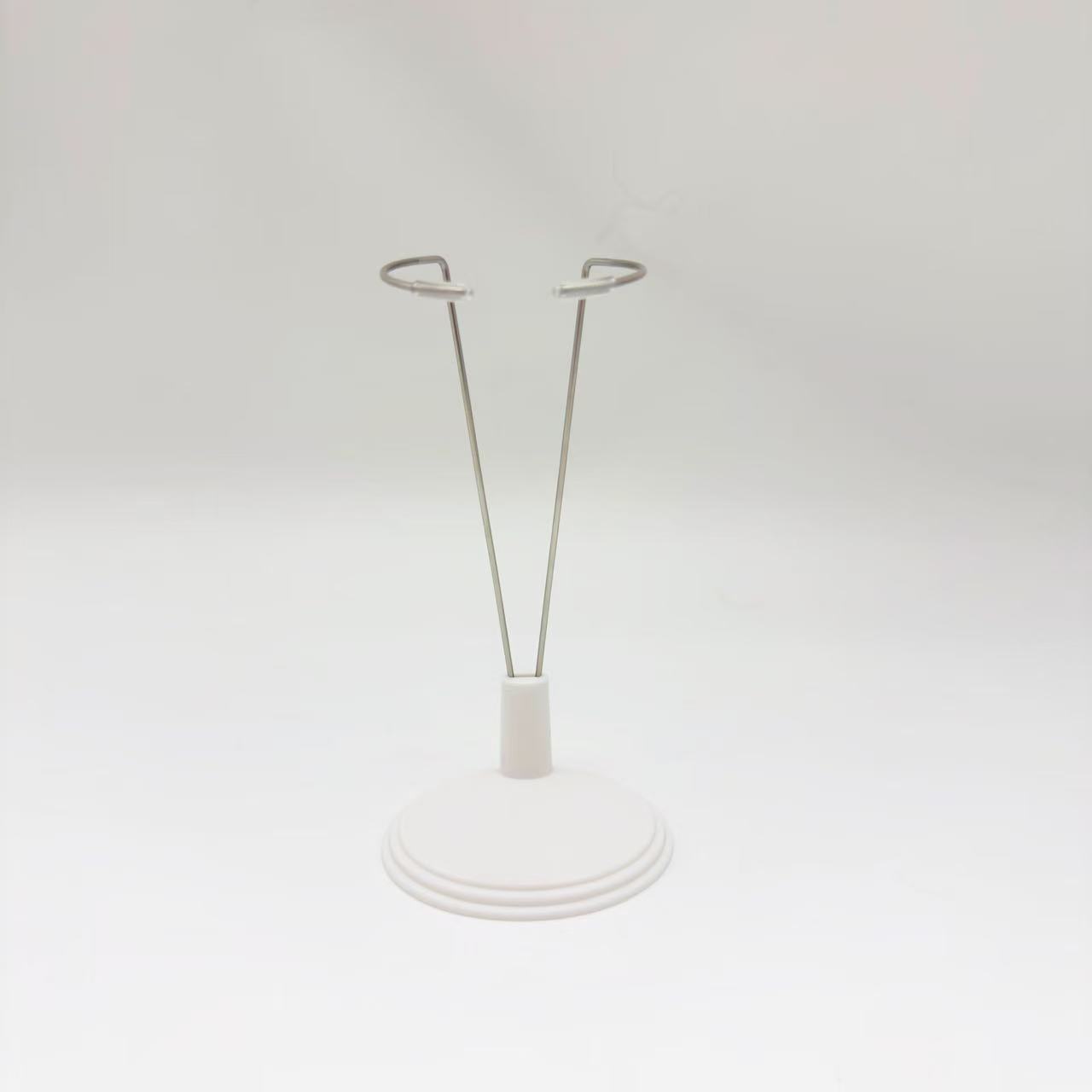 20cm stand (white) height 11-13cm