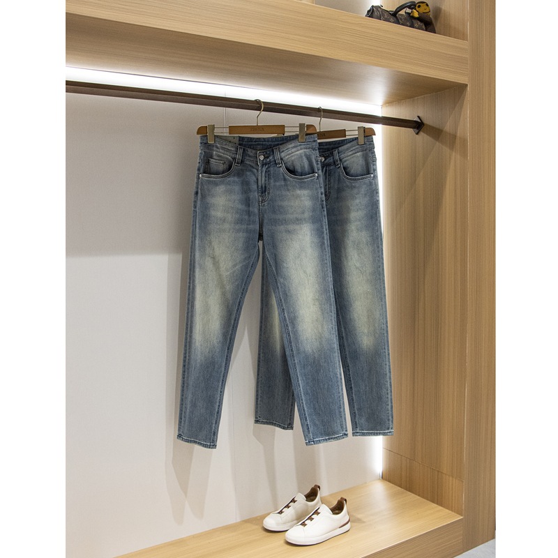 Suave y cómodo algodón orgánico elástico primavera-verano delgado hombre casual delgado jeans rectos