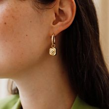 �W���羳ţ�ǰ������朽��}����������L���18K��ɫ