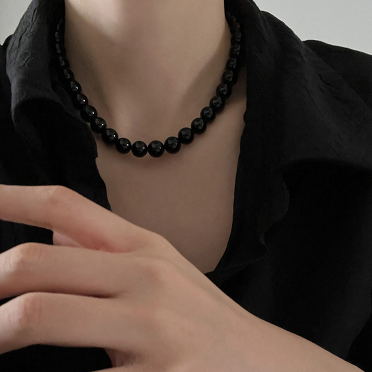 High-end feeling black pearl feve with niche design simple personality retro versatile temperament neck chain clavicle chain