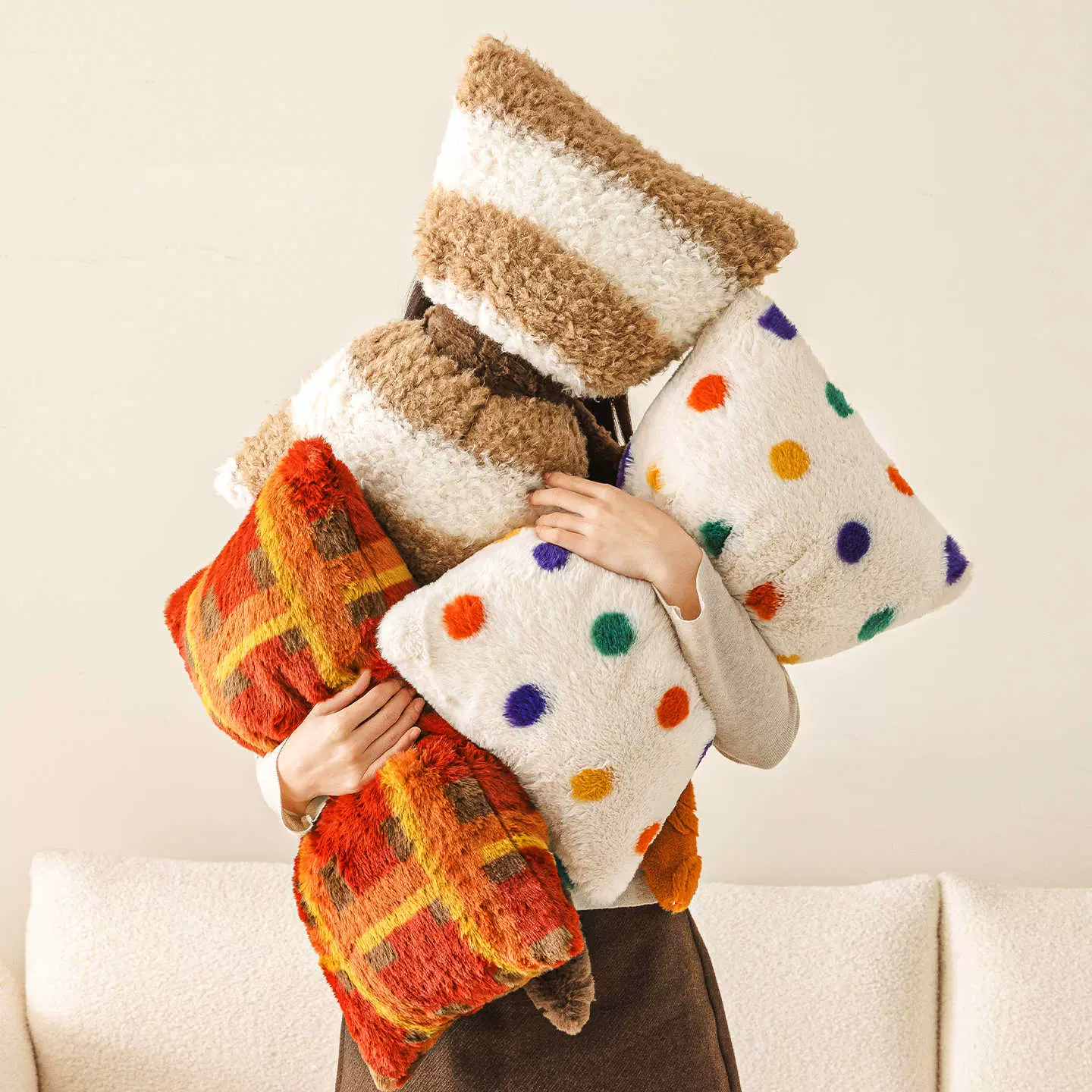 轻奢抱枕沙发客厅靠枕靠背垫车用高级感枕套卧室床头抱枕腰枕含芯