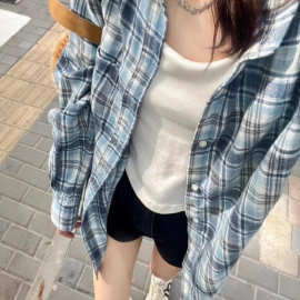 蓝色格纹衬衫外套女2024新款宽松休闲遮肉中长款衬衣