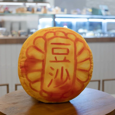 Realistic traditional mooncake plush toy, a Mid-Autumn Festival gift, 3D printed mooncake design, new and in stock (Oyuncaq yastıqlar) - red-bean-paste-20cm