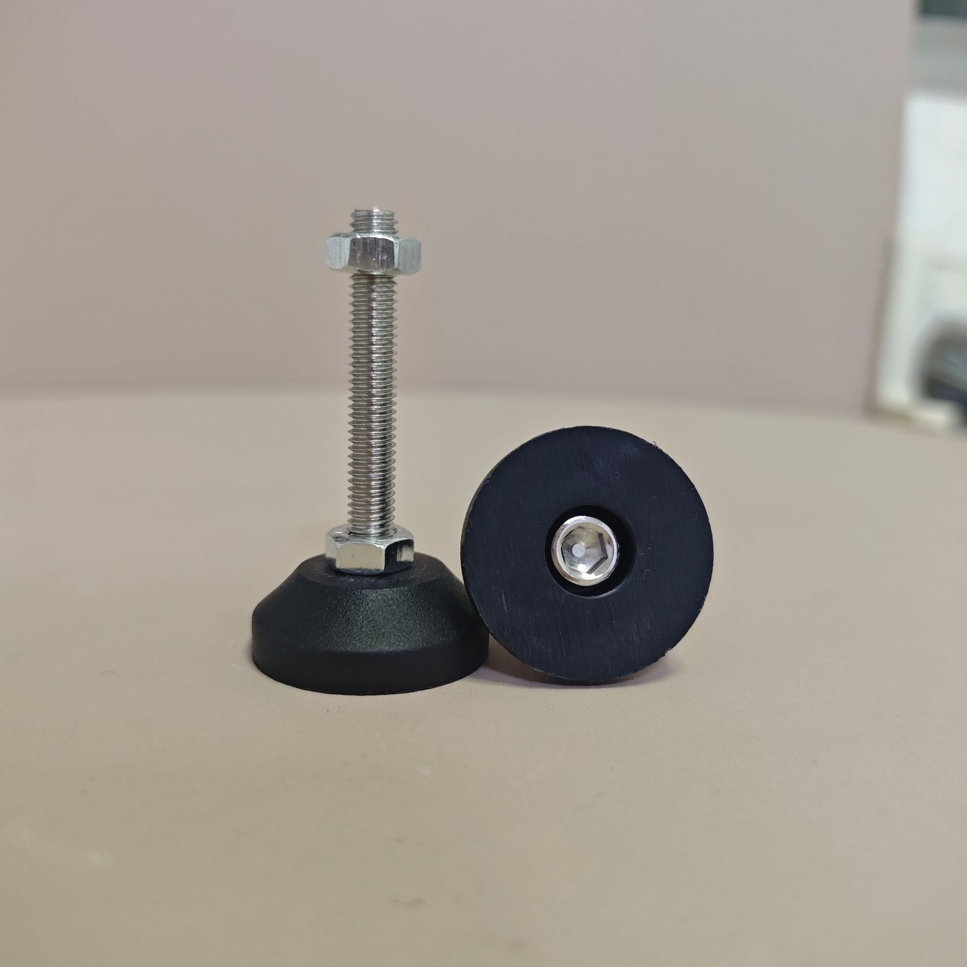Tənzimlənən nylon mebel ayağı və dayaq altlığı
