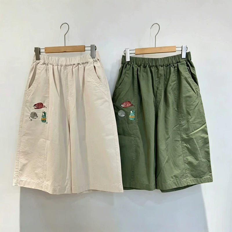 KC cartoon embroidered casual shorts with elastic waist, loose fit, versatile workwear pants, youthful style with cat embroidery collection KC cartoon embroidered casual shorts with elastic waist, loose fit, versatile workwear pants, youthful style with cat embroidery collection