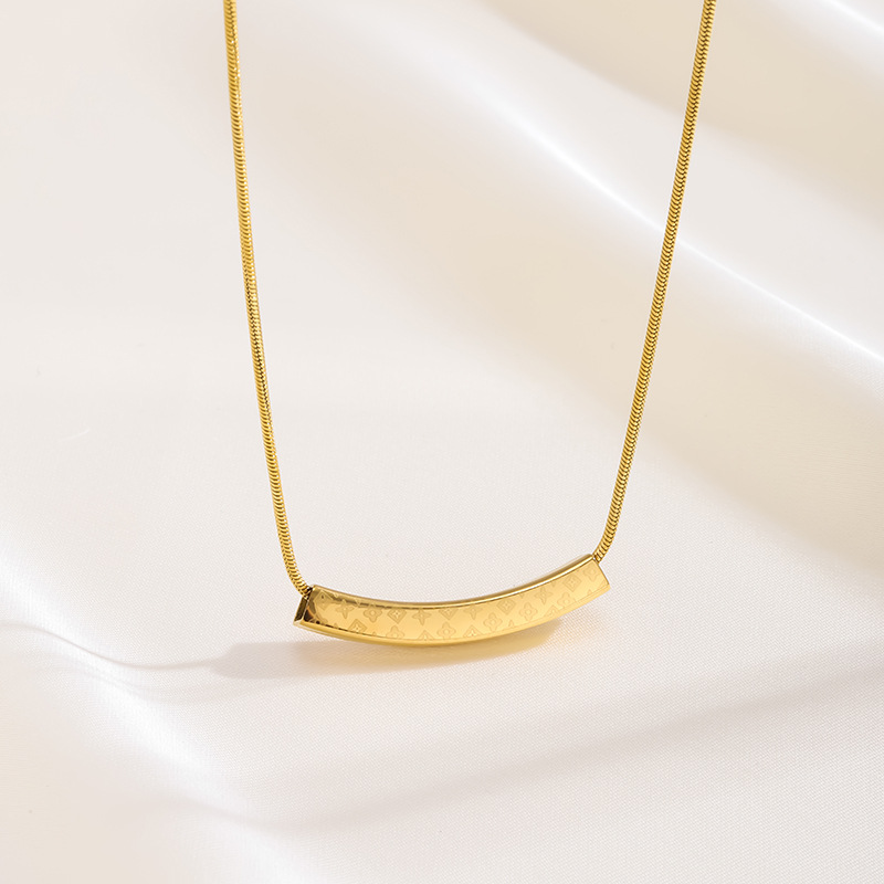 跨境经典小众设计四叶草图案微笑造型不掉色钛钢项链配饰品锁骨链