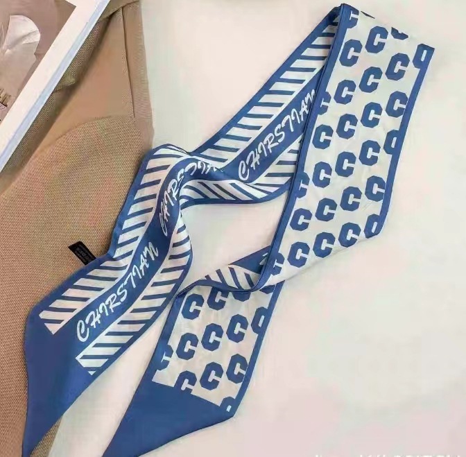 Шелковый шарф*синяя буква C