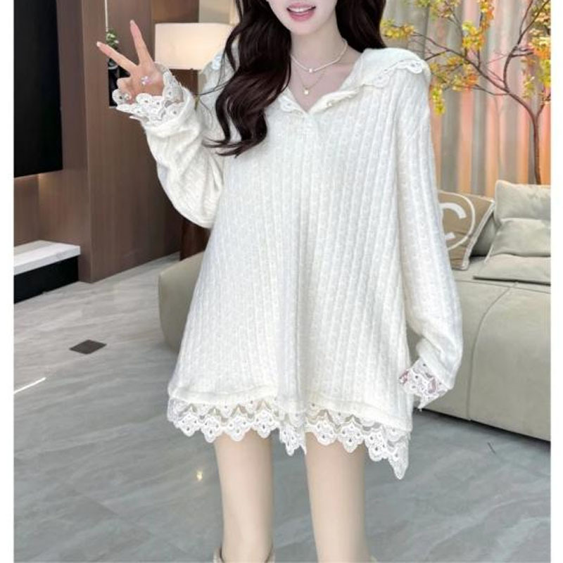 Lace white winter shirt with hood