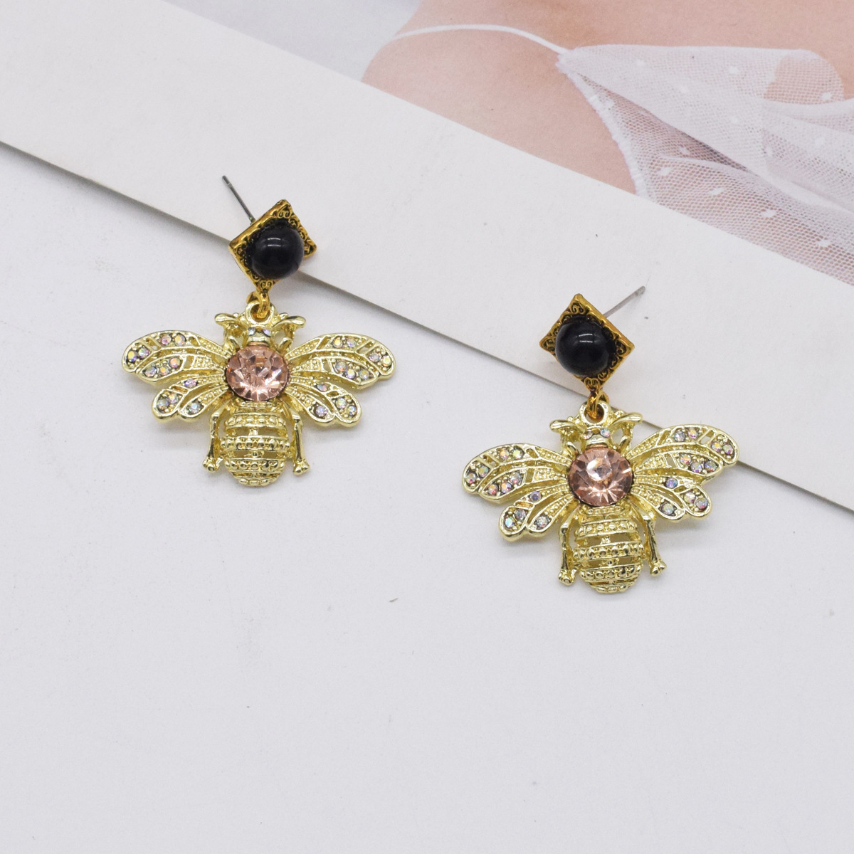 Creative Diamond-studded Cute Little Bee Earrings Wholesale Nihaojewelry display picture 2