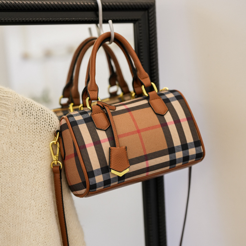 Boston Bag for Women 2026 New Stylish Autumn and Winter Plaid Pillow Bag High-Quality Niche Shoulder Crossbody Bag