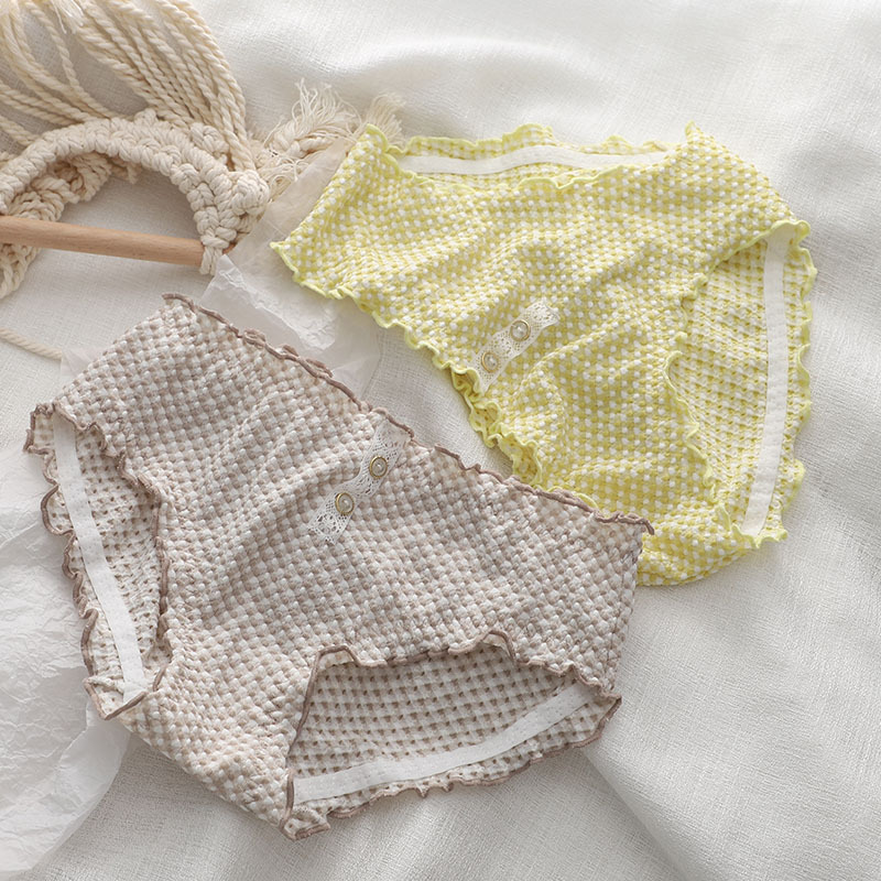Panties Women's New Fragrant Style Vintage Bubble Woolen Fabric Women's Underwear Button Ornaments Girl Student Briefs