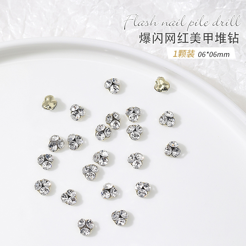 Tamaño pequeño pila de diamante productos terminados en línea de la celebridad flash Super Flash mini pila de diamante bola puntiaguda diamante nail joyería al por mayor
