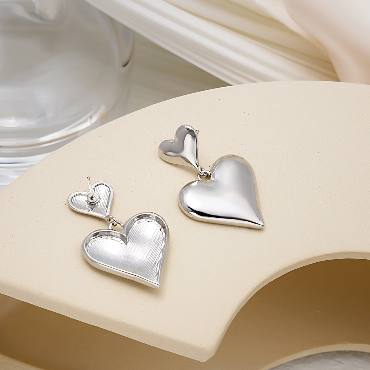 Simple Plain Three-dimensional Mirror Heart Alloy Drop Earrings Wholesale display picture 4