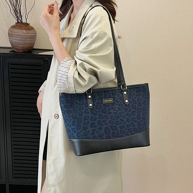 跨境秋季新款中年女包百搭大容量女士托特包复古字母妈妈手提包包|undefined