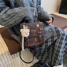 2025新款秋冬洋气小熊斜挎包时尚百搭背包小众设计双肩包休闲女包