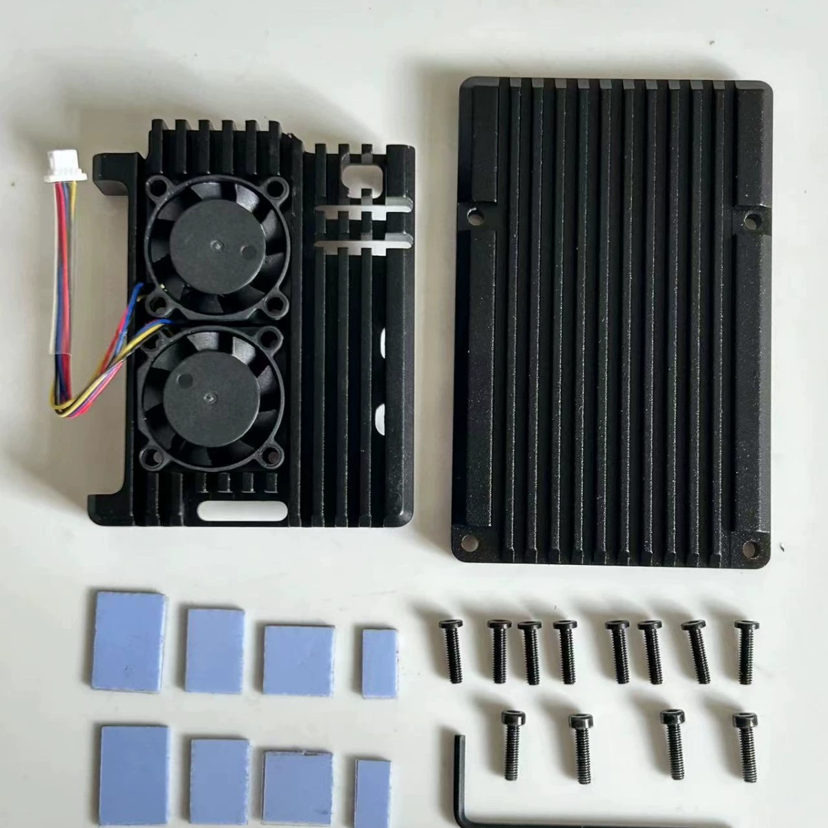 Raspberry Pi 5-го поколения алюминиевый броневой корпус, PWM регулировка скорости, бесшумный двойной вентилятор, металлическая защитная охлаждающая коробка