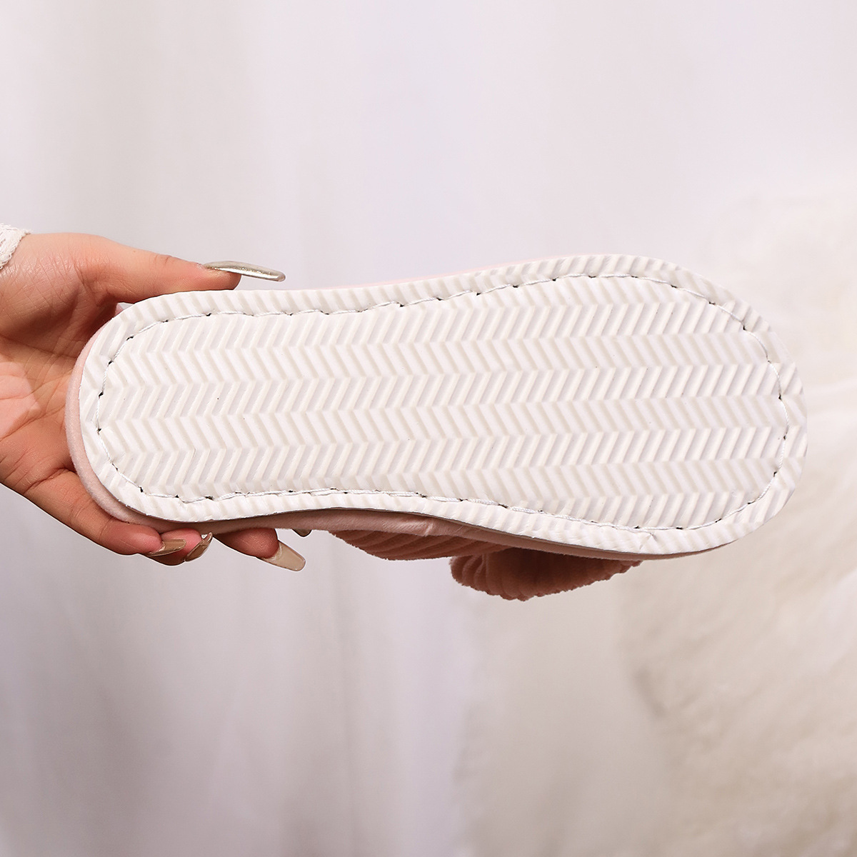 Nuevas zapatillas de algodón transfronterizas otoño y invierno parejas de arco de algodón para el hogar calentamiento interior de las zapatillas de algodón para hombres y mujeres