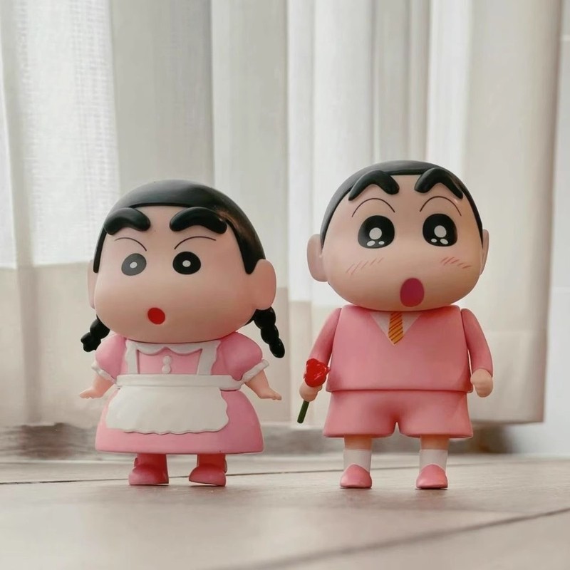 クレヨンしんちゃんフィギュアスーツピンクメイドリトルトレンディなアニメモデル人形デスクトップ車の装飾品誕生日|undefined