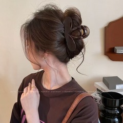 简约爱心抓夹女高级感2025新款气质鲨鱼夹春夏发夹后脑勺夹子头饰