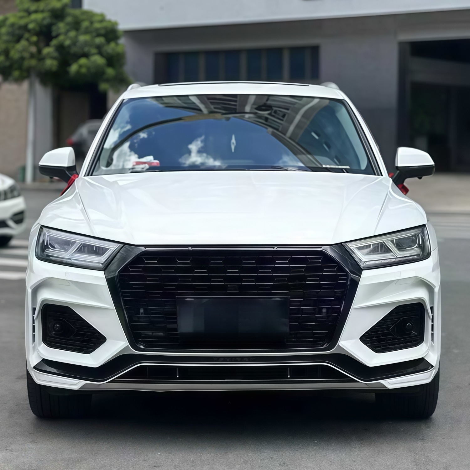 2018-2020 Audi Q5L modified RSQ5 front bumper assembly, including the front bumper, front grille, and front fascia